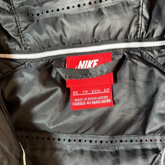 Nike A line trench sport jacket - Picture 2 of 4